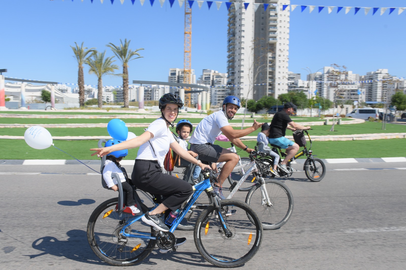 עצמאות: אלפי משתתפים במסע אופניים ביבנה-2