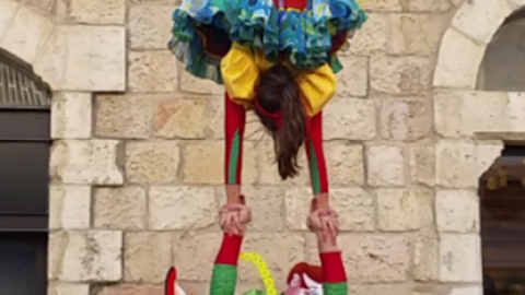 שני בשכונה (10).png