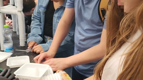   ביס הדמוקרטי  נבחרת FutureMinds   (4).jpeg