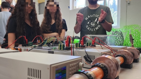   ביס הדמוקרטי  נבחרת FutureMinds   (10).jpeg