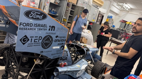   ביס הדמוקרטי  נבחרת FutureMinds   (17).jpeg