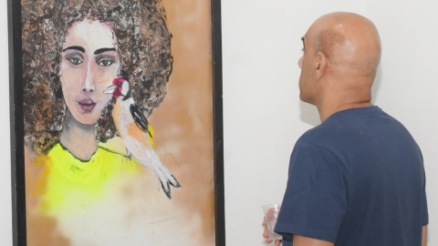 תערוכות-מסע בין תרבויות ומעיל של הרבה צבעים (1).jpeg
