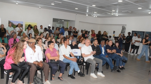 תערוכות-מסע בין תרבויות ומעיל של הרבה צבעים (31).jpeg